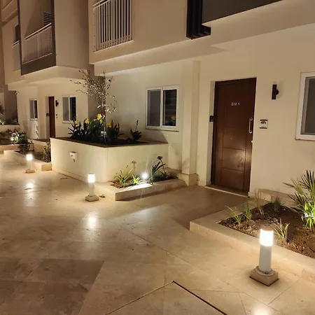 The Palm Court Apartment St. Paul's Bay Exterior photo