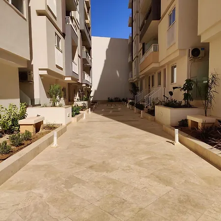 The Palm Court Apartment St. Paul's Bay Exterior photo