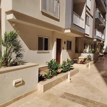The Palm Court Apartment St. Paul's Bay Exterior photo